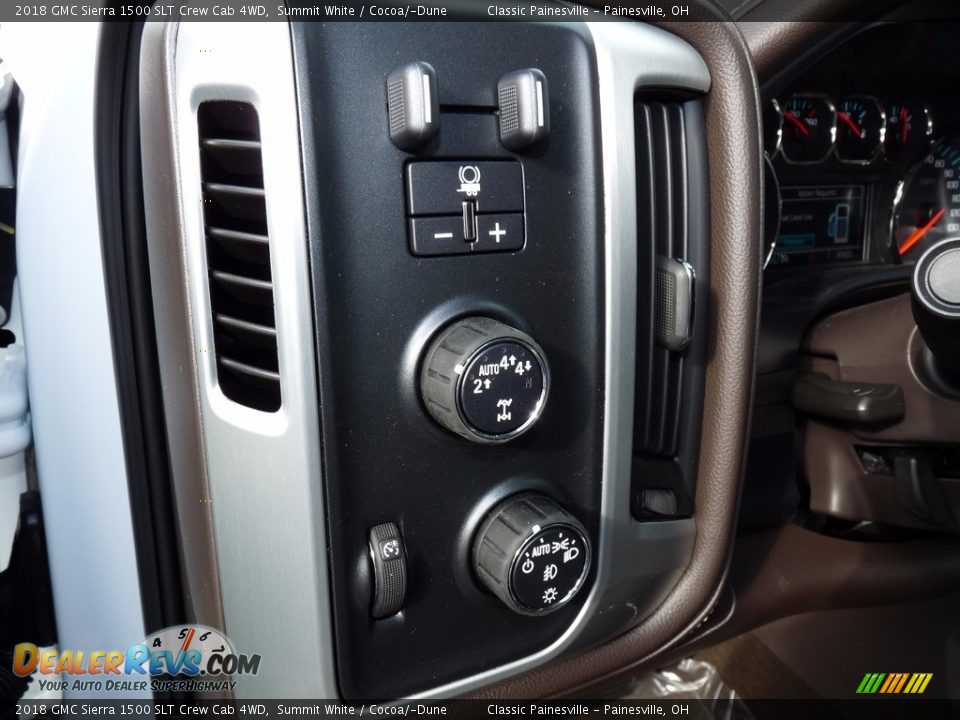 Controls of 2018 GMC Sierra 1500 SLT Crew Cab 4WD Photo #8