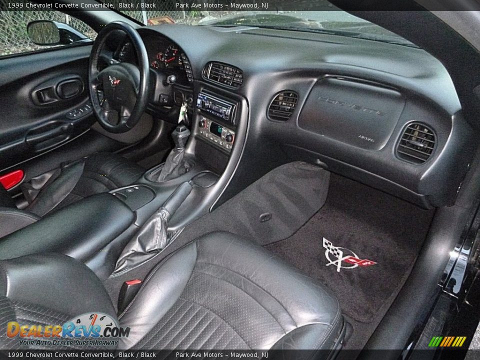 1999 Chevrolet Corvette Convertible Black / Black Photo #23