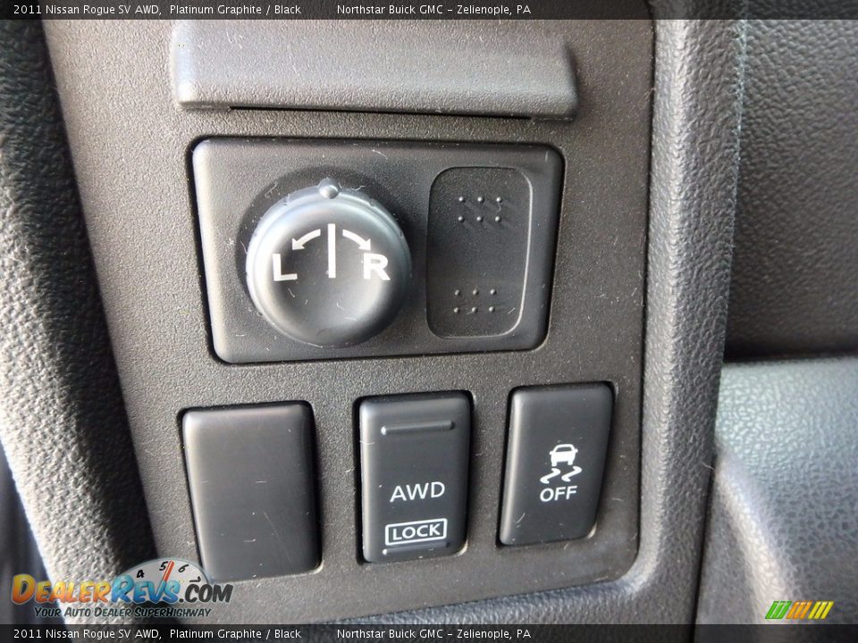 2011 Nissan Rogue SV AWD Platinum Graphite / Black Photo #22