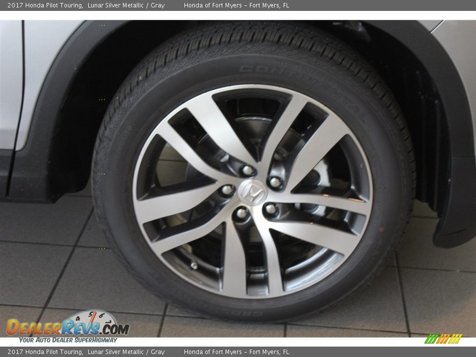 2017 Honda Pilot Touring Lunar Silver Metallic / Gray Photo #8
