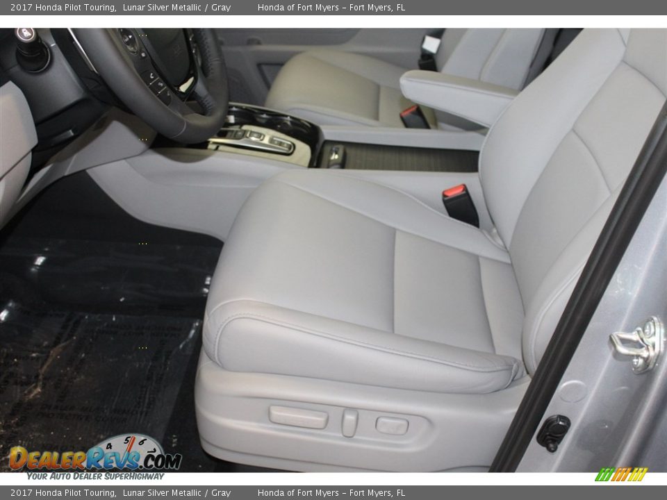 2017 Honda Pilot Touring Lunar Silver Metallic / Gray Photo #12