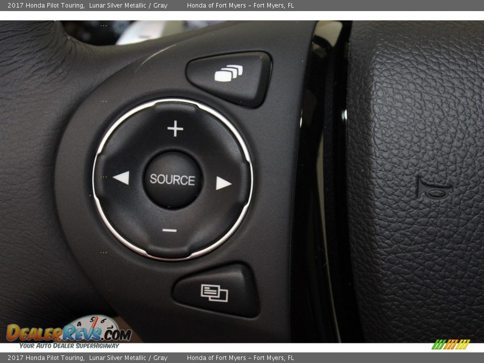 2017 Honda Pilot Touring Lunar Silver Metallic / Gray Photo #15