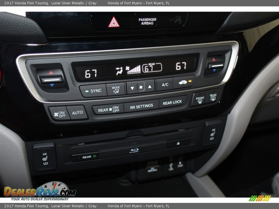 2017 Honda Pilot Touring Lunar Silver Metallic / Gray Photo #23