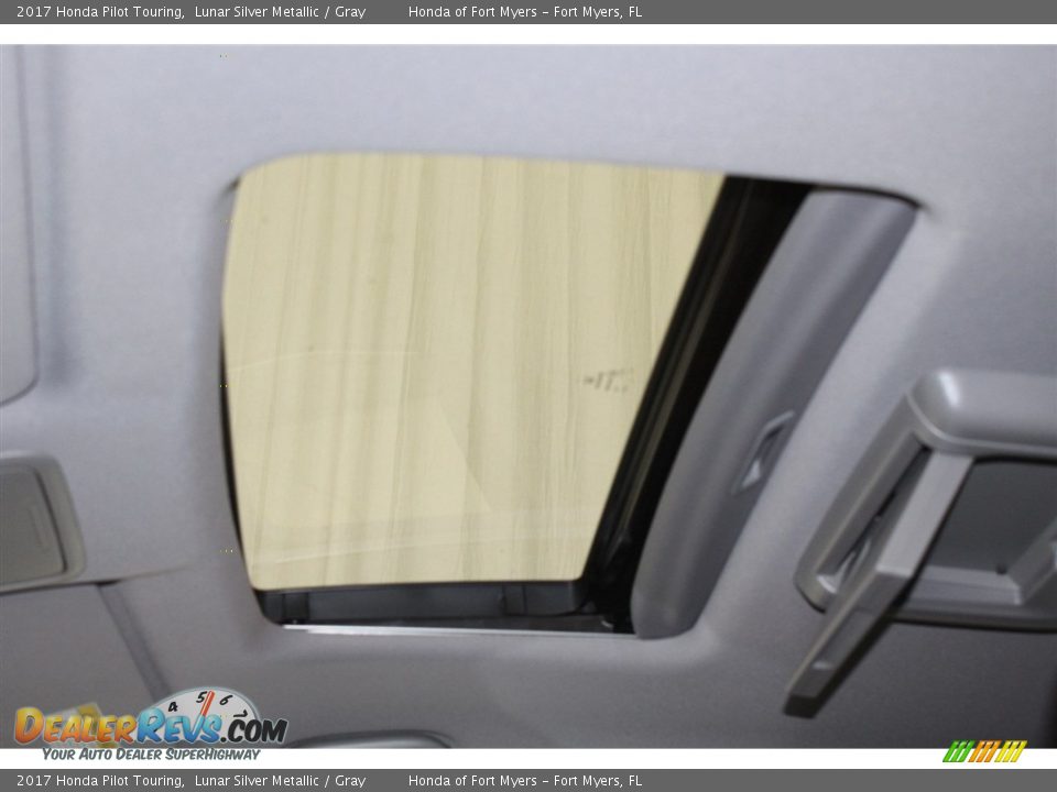 2017 Honda Pilot Touring Lunar Silver Metallic / Gray Photo #26