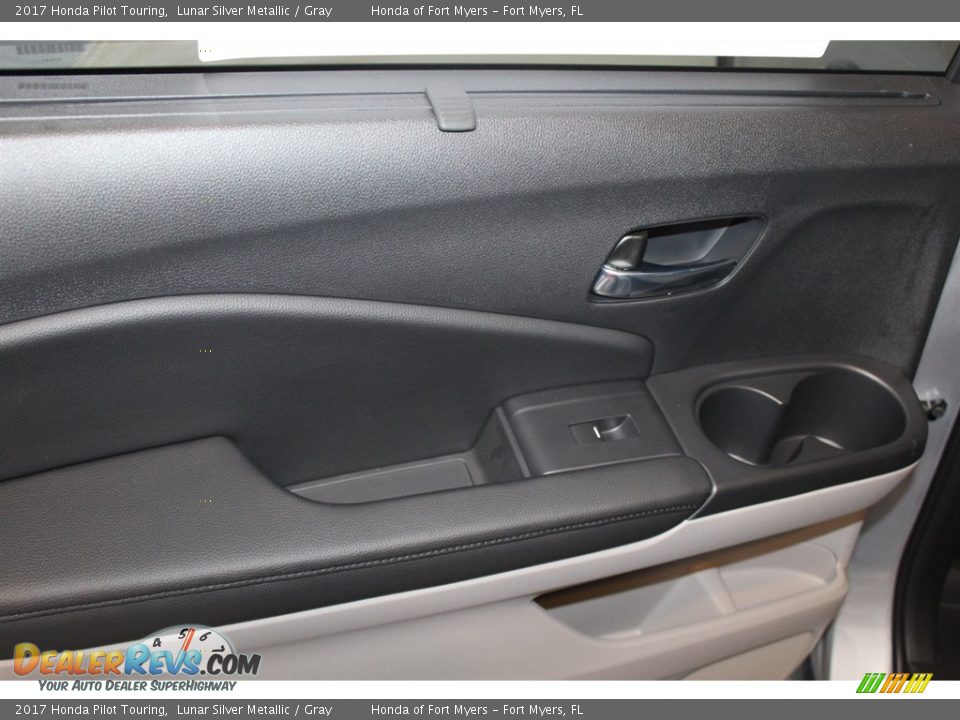 2017 Honda Pilot Touring Lunar Silver Metallic / Gray Photo #27