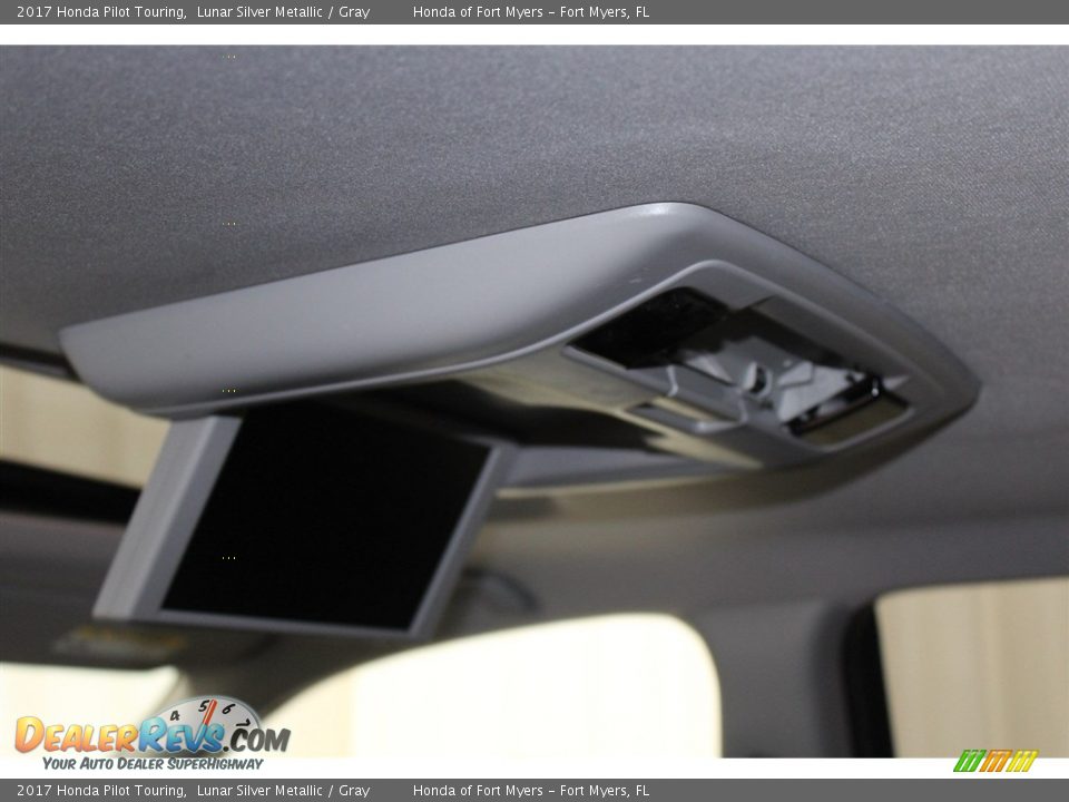 2017 Honda Pilot Touring Lunar Silver Metallic / Gray Photo #29