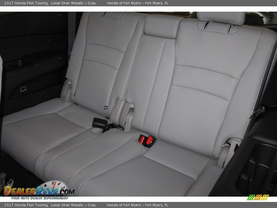 2017 Honda Pilot Touring Lunar Silver Metallic / Gray Photo #30