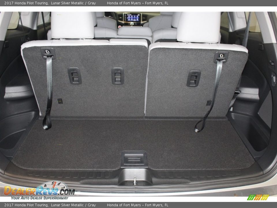 2017 Honda Pilot Touring Lunar Silver Metallic / Gray Photo #31