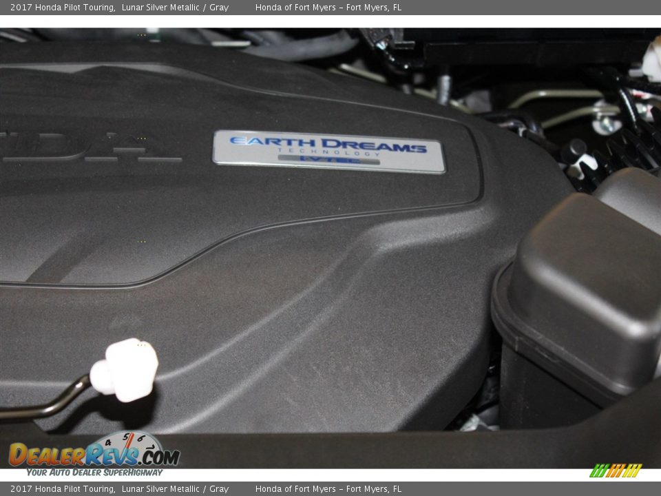 2017 Honda Pilot Touring Lunar Silver Metallic / Gray Photo #33