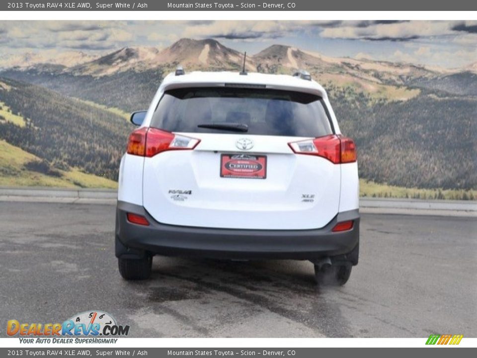 2013 Toyota RAV4 XLE AWD Super White / Ash Photo #9