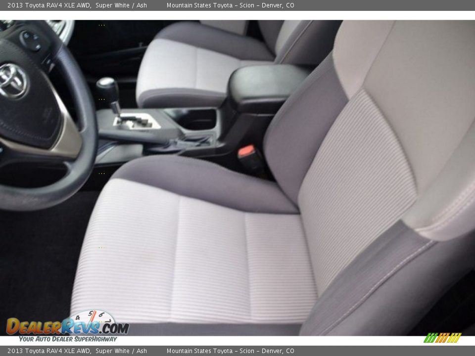2013 Toyota RAV4 XLE AWD Super White / Ash Photo #11