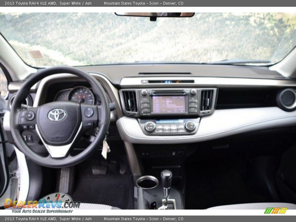 2013 Toyota RAV4 XLE AWD Super White / Ash Photo #13