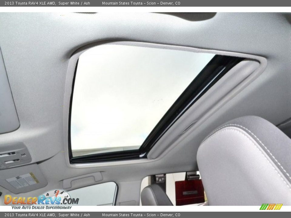 2013 Toyota RAV4 XLE AWD Super White / Ash Photo #15