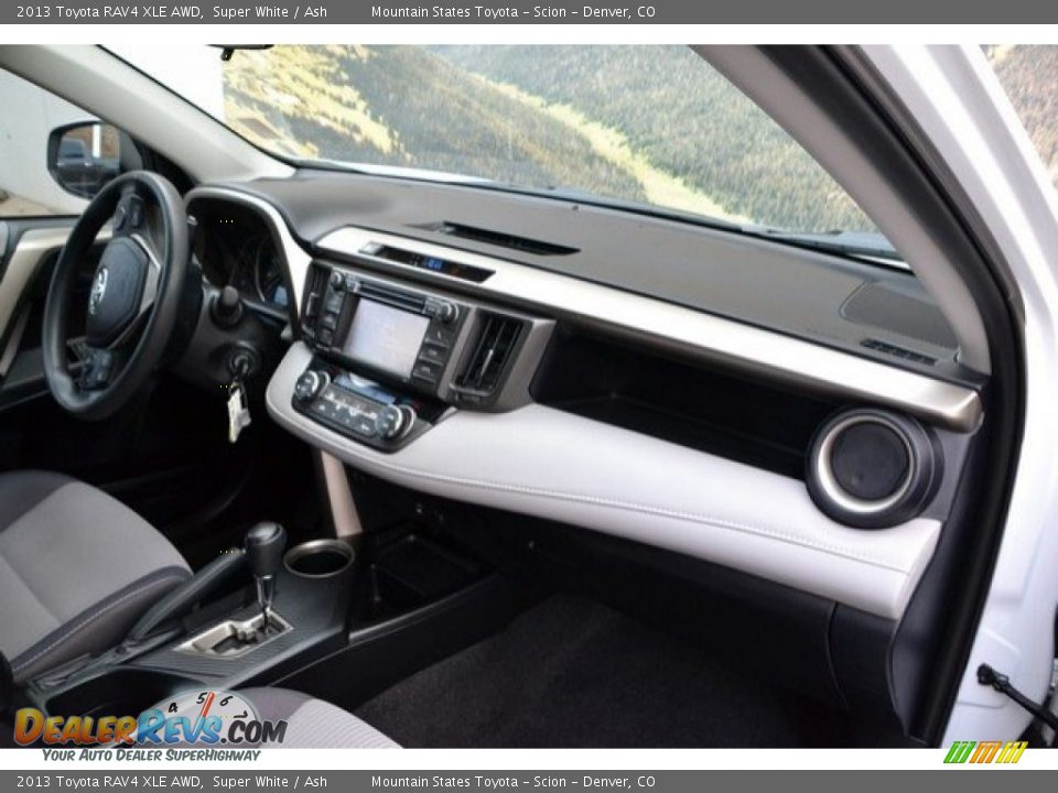 2013 Toyota RAV4 XLE AWD Super White / Ash Photo #17