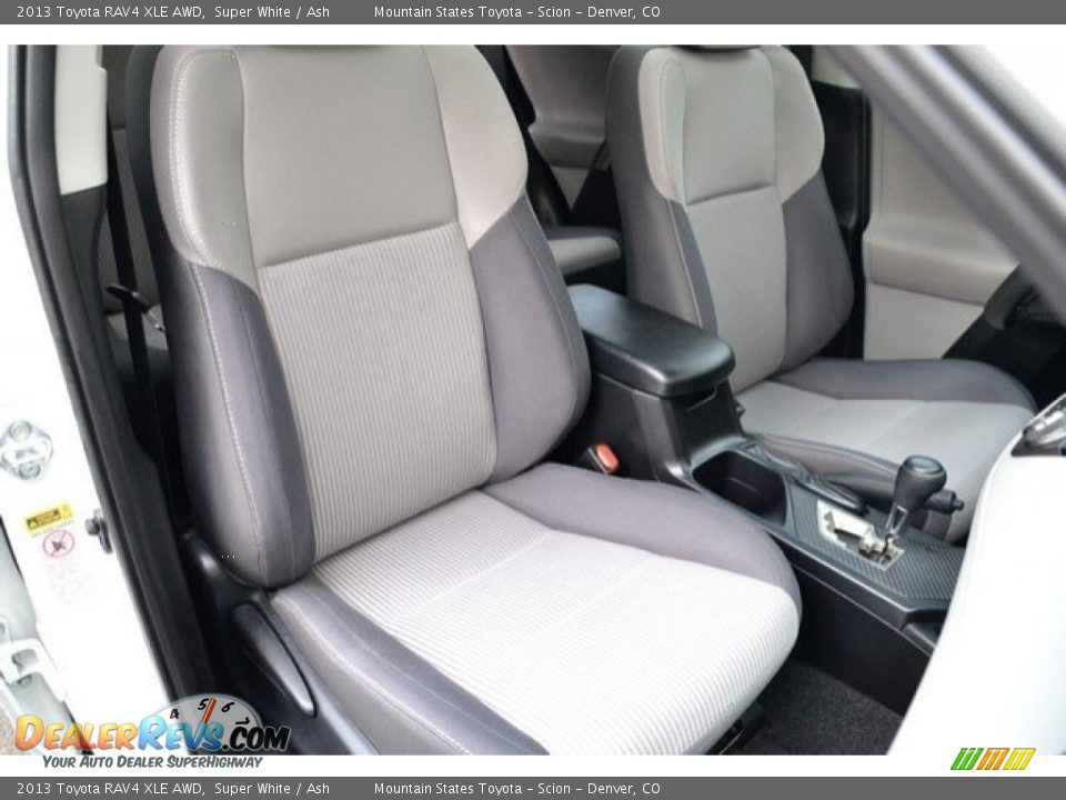 2013 Toyota RAV4 XLE AWD Super White / Ash Photo #19