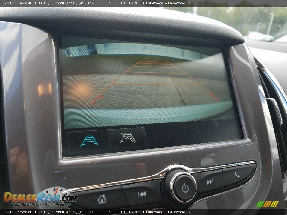 2017 Chevrolet Cruze LT Summit White / Jet Black Photo #10