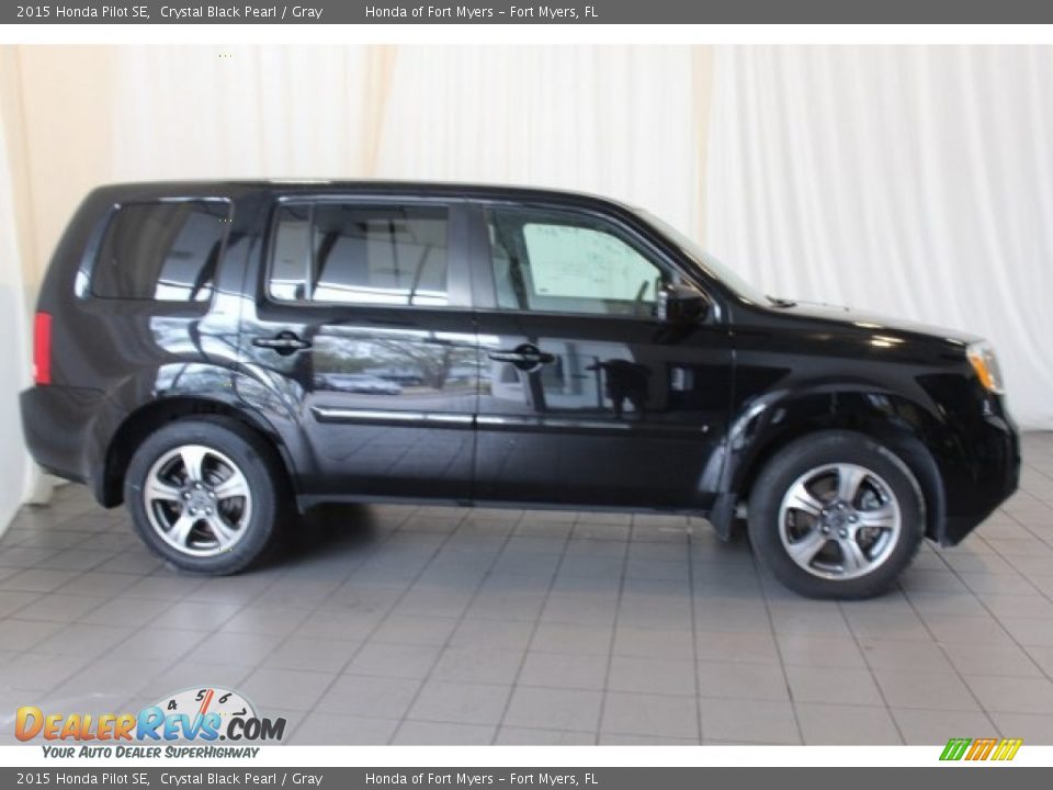 2015 Honda Pilot SE Crystal Black Pearl / Gray Photo #3