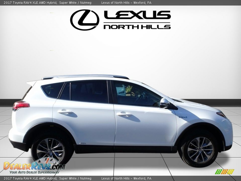 2017 Toyota RAV4 XLE AWD Hybrid Super White / Nutmeg Photo #2
