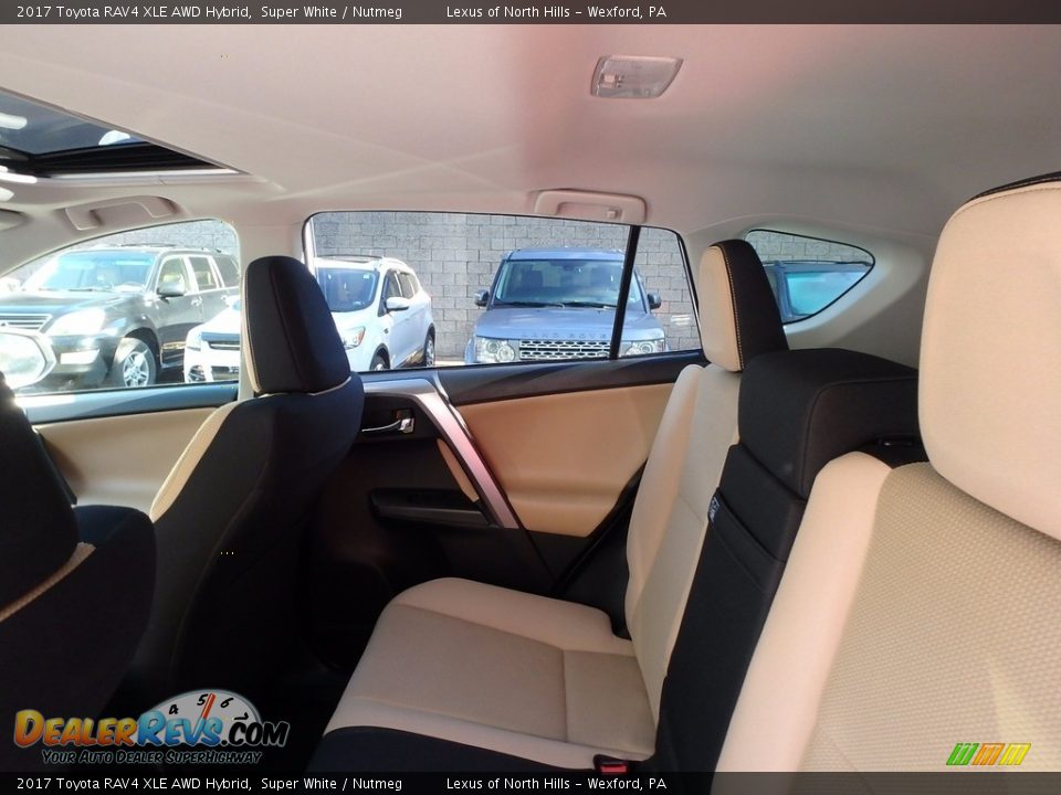 2017 Toyota RAV4 XLE AWD Hybrid Super White / Nutmeg Photo #9
