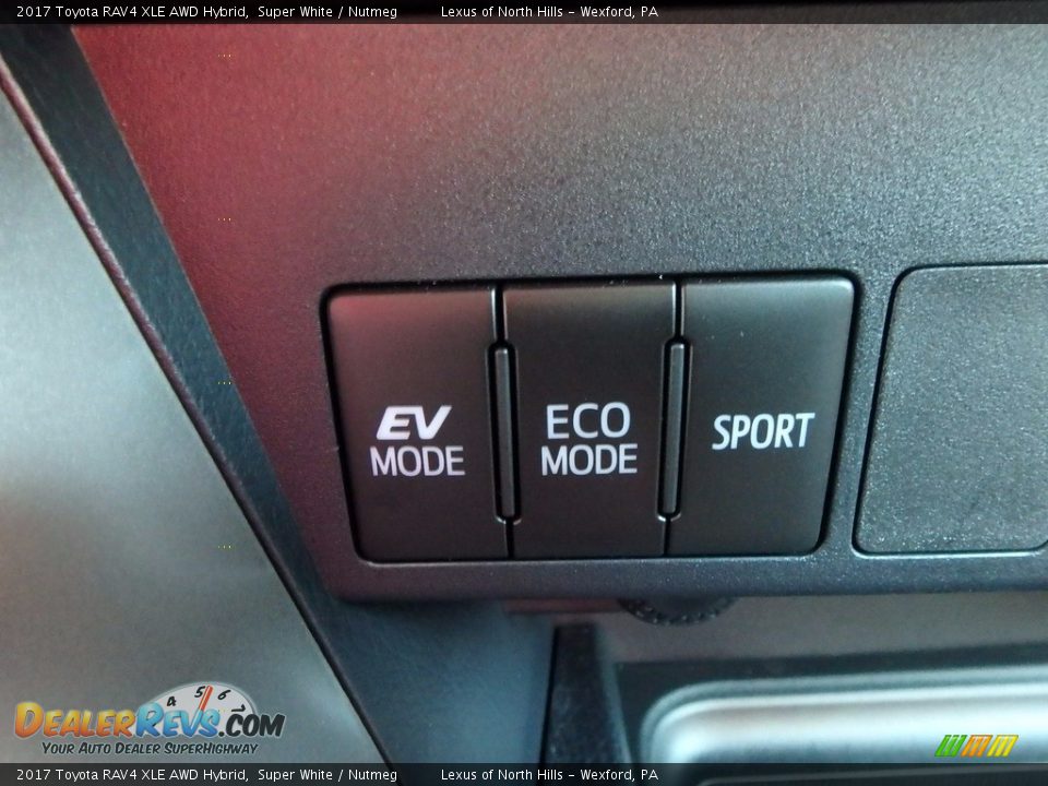 2017 Toyota RAV4 XLE AWD Hybrid Super White / Nutmeg Photo #19