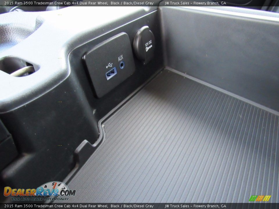 2015 Ram 3500 Tradesman Crew Cab 4x4 Dual Rear Wheel Black / Black/Diesel Gray Photo #25