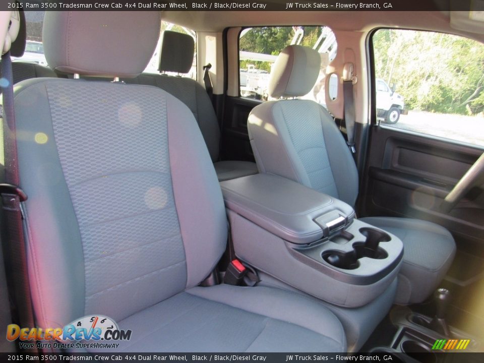 2015 Ram 3500 Tradesman Crew Cab 4x4 Dual Rear Wheel Black / Black/Diesel Gray Photo #36