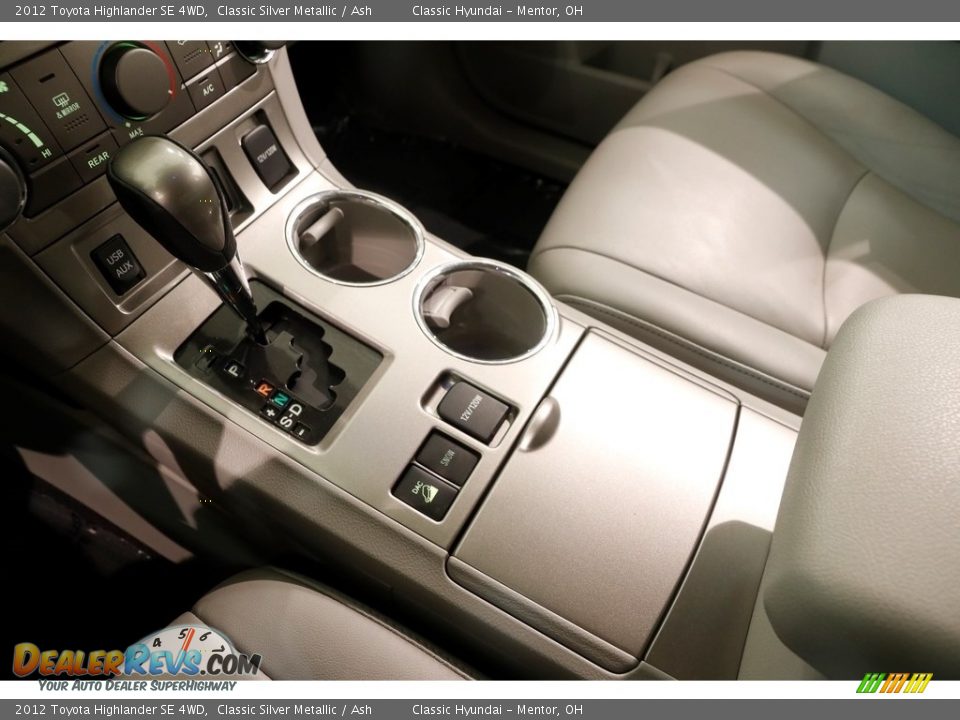 2012 Toyota Highlander SE 4WD Classic Silver Metallic / Ash Photo #10