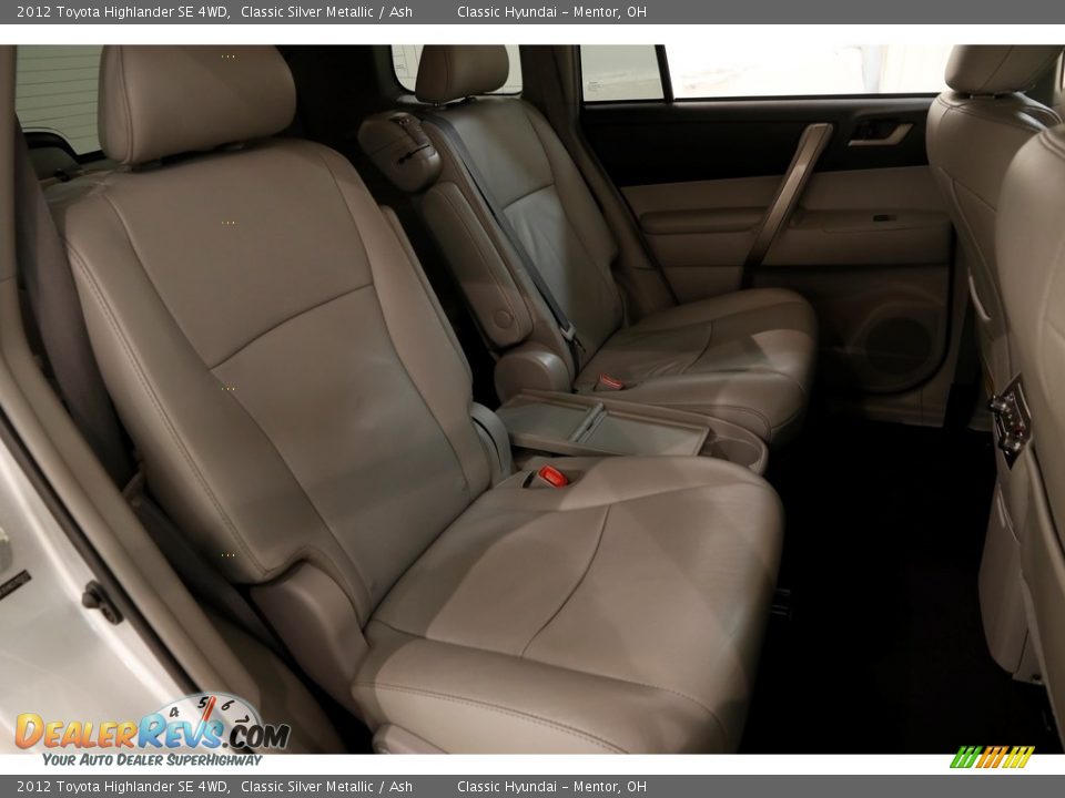 2012 Toyota Highlander SE 4WD Classic Silver Metallic / Ash Photo #13