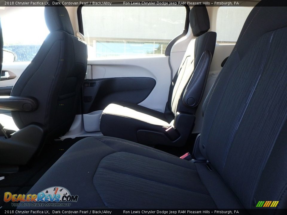 2018 Chrysler Pacifica LX Dark Cordovan Pearl / Black/Alloy Photo #11