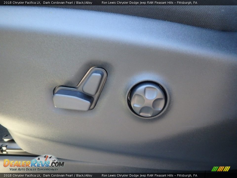 2018 Chrysler Pacifica LX Dark Cordovan Pearl / Black/Alloy Photo #16