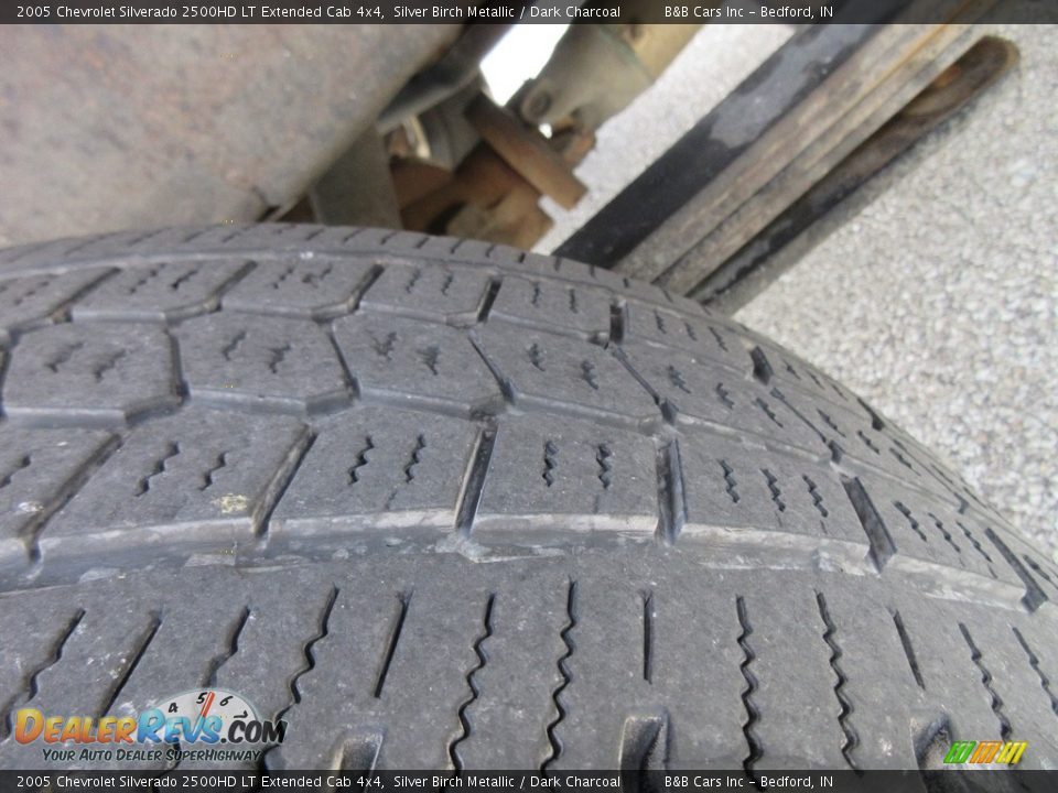 2005 Chevrolet Silverado 2500HD LT Extended Cab 4x4 Silver Birch Metallic / Dark Charcoal Photo #10