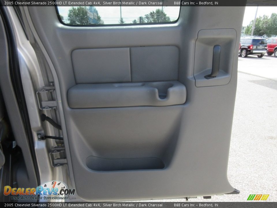 2005 Chevrolet Silverado 2500HD LT Extended Cab 4x4 Silver Birch Metallic / Dark Charcoal Photo #16
