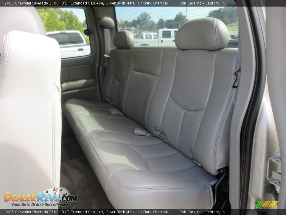 2005 Chevrolet Silverado 2500HD LT Extended Cab 4x4 Silver Birch Metallic / Dark Charcoal Photo #17