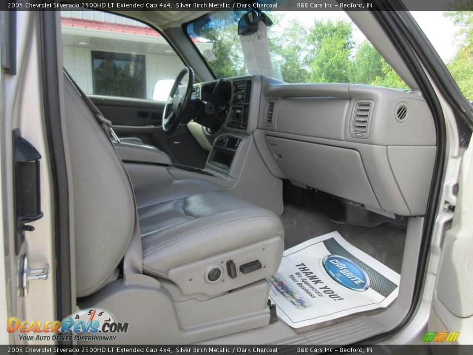2005 Chevrolet Silverado 2500HD LT Extended Cab 4x4 Silver Birch Metallic / Dark Charcoal Photo #21