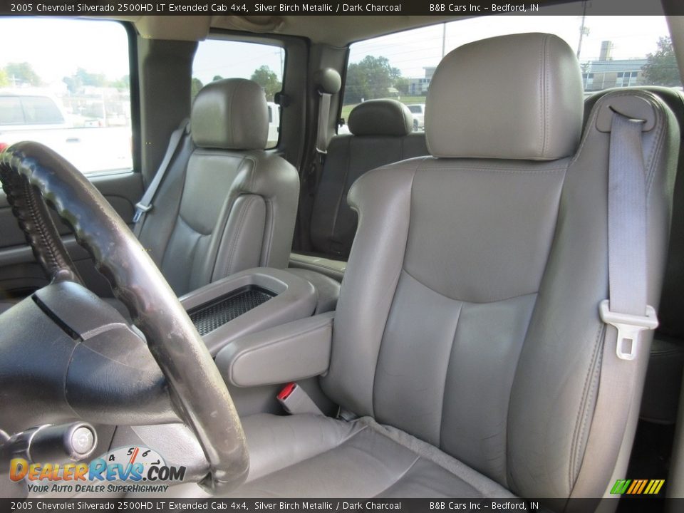 2005 Chevrolet Silverado 2500HD LT Extended Cab 4x4 Silver Birch Metallic / Dark Charcoal Photo #24