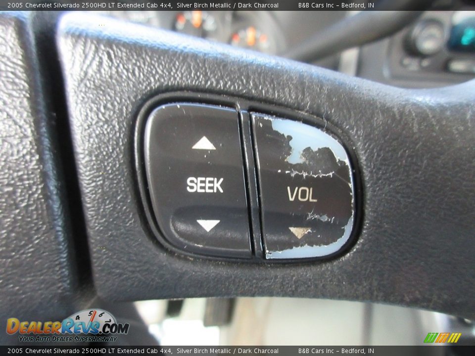 2005 Chevrolet Silverado 2500HD LT Extended Cab 4x4 Silver Birch Metallic / Dark Charcoal Photo #34