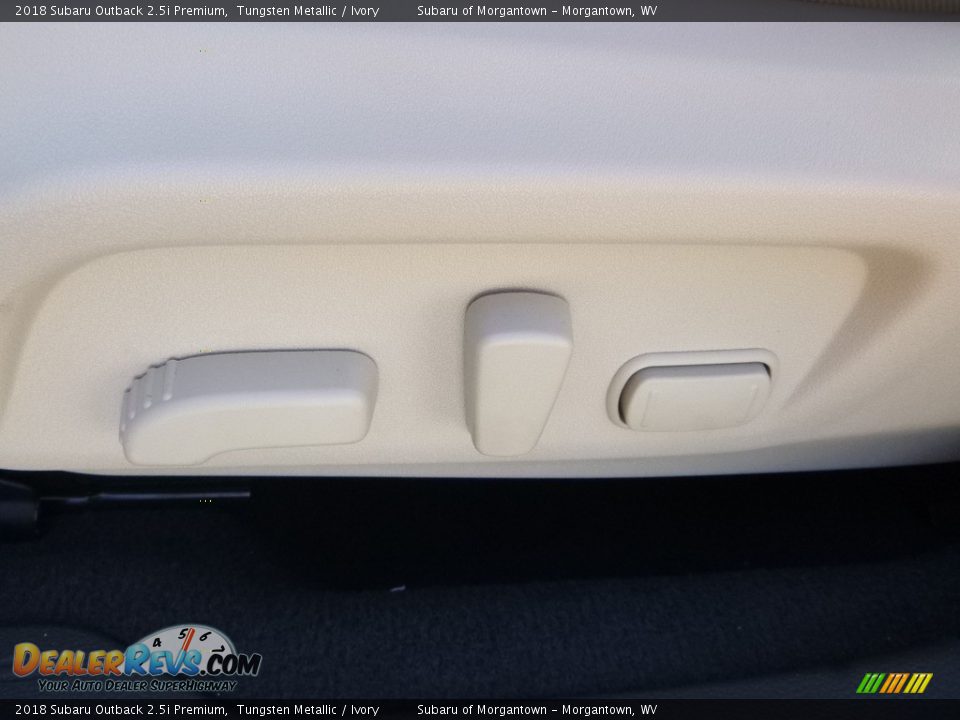 2018 Subaru Outback 2.5i Premium Tungsten Metallic / Ivory Photo #17
