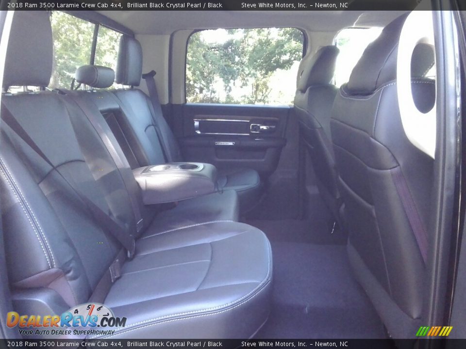 2018 Ram 3500 Laramie Crew Cab 4x4 Brilliant Black Crystal Pearl / Black Photo #12