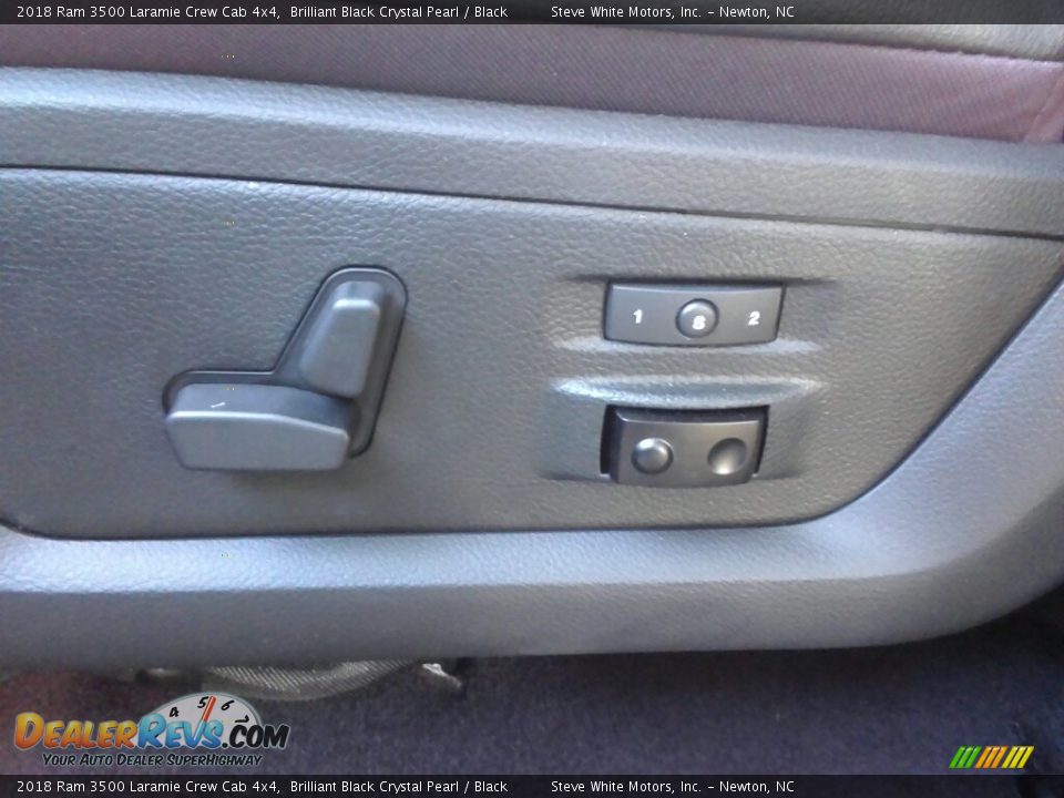 2018 Ram 3500 Laramie Crew Cab 4x4 Brilliant Black Crystal Pearl / Black Photo #31