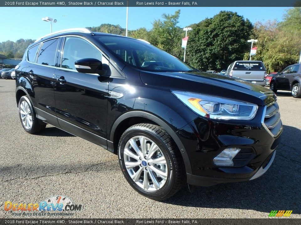 Front 3/4 View of 2018 Ford Escape Titanium 4WD Photo #8