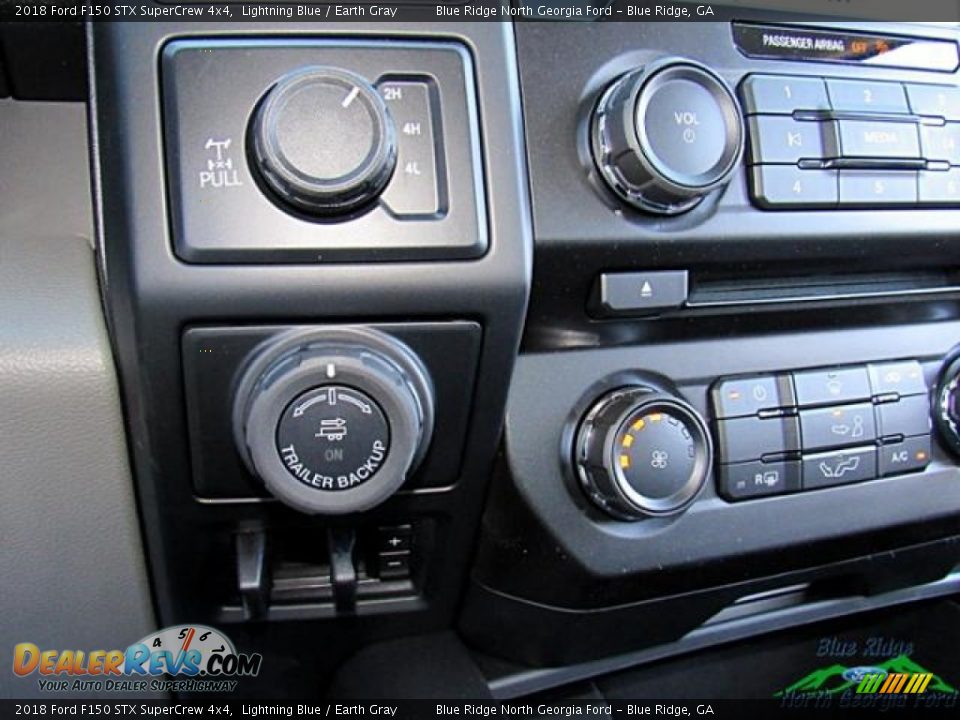 2018 Ford F150 STX SuperCrew 4x4 Lightning Blue / Earth Gray Photo #23