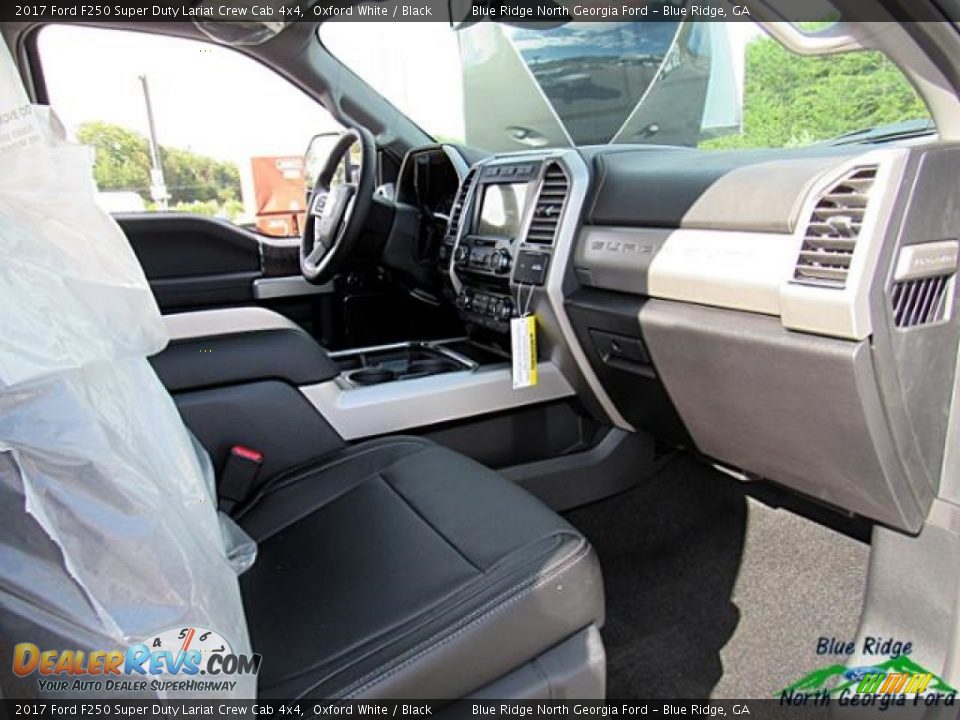 2017 Ford F250 Super Duty Lariat Crew Cab 4x4 Oxford White / Black Photo #11