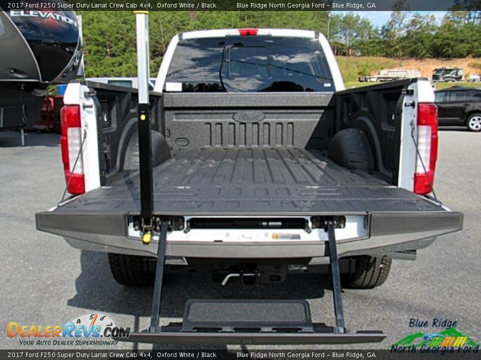 2017 Ford F250 Super Duty Lariat Crew Cab 4x4 Oxford White / Black Photo #17