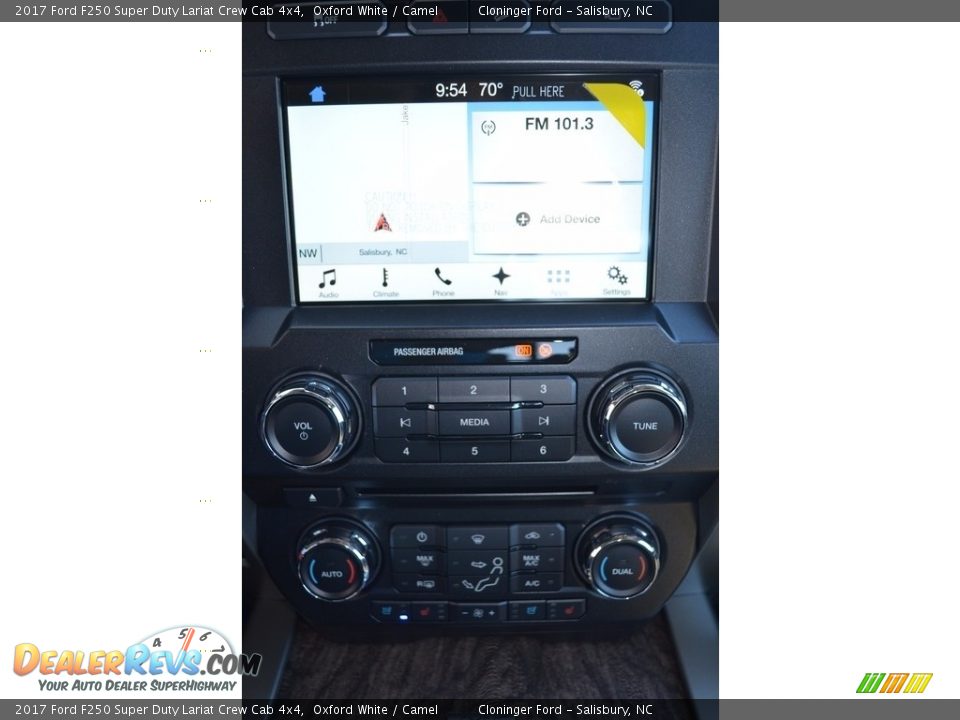 2017 Ford F250 Super Duty Lariat Crew Cab 4x4 Oxford White / Camel Photo #12