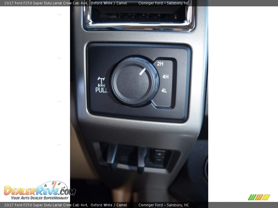 2017 Ford F250 Super Duty Lariat Crew Cab 4x4 Oxford White / Camel Photo #18