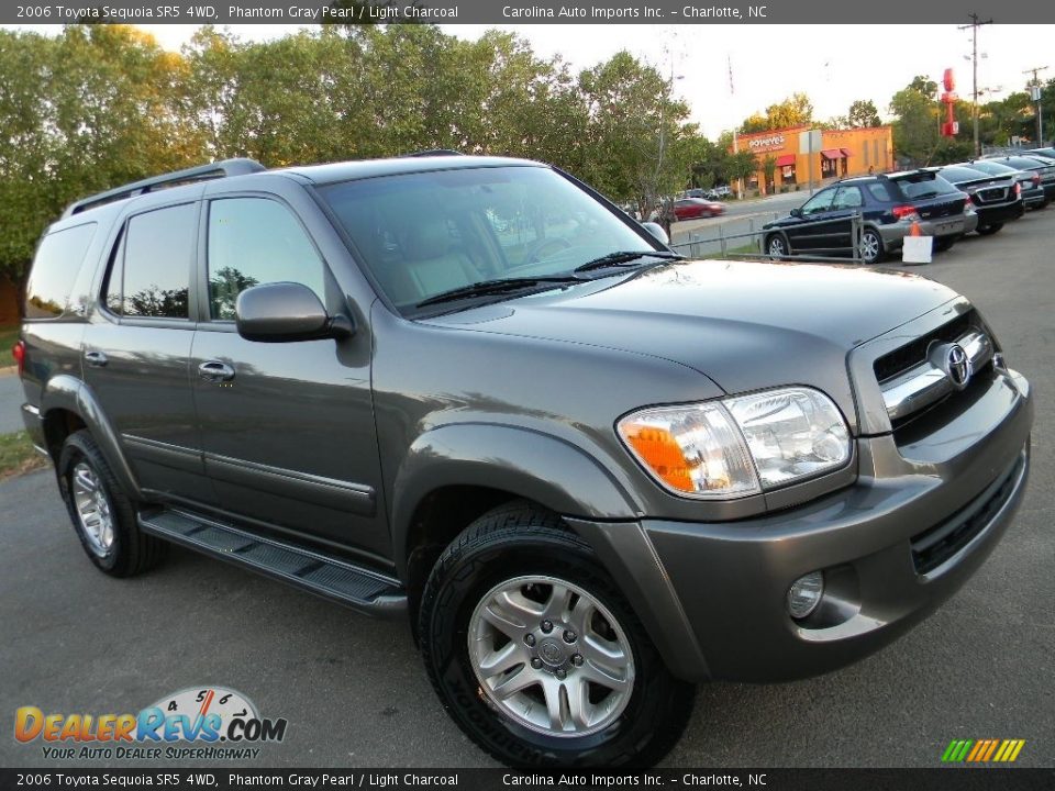 2006 Toyota Sequoia SR5 4WD Phantom Gray Pearl / Light Charcoal Photo #3