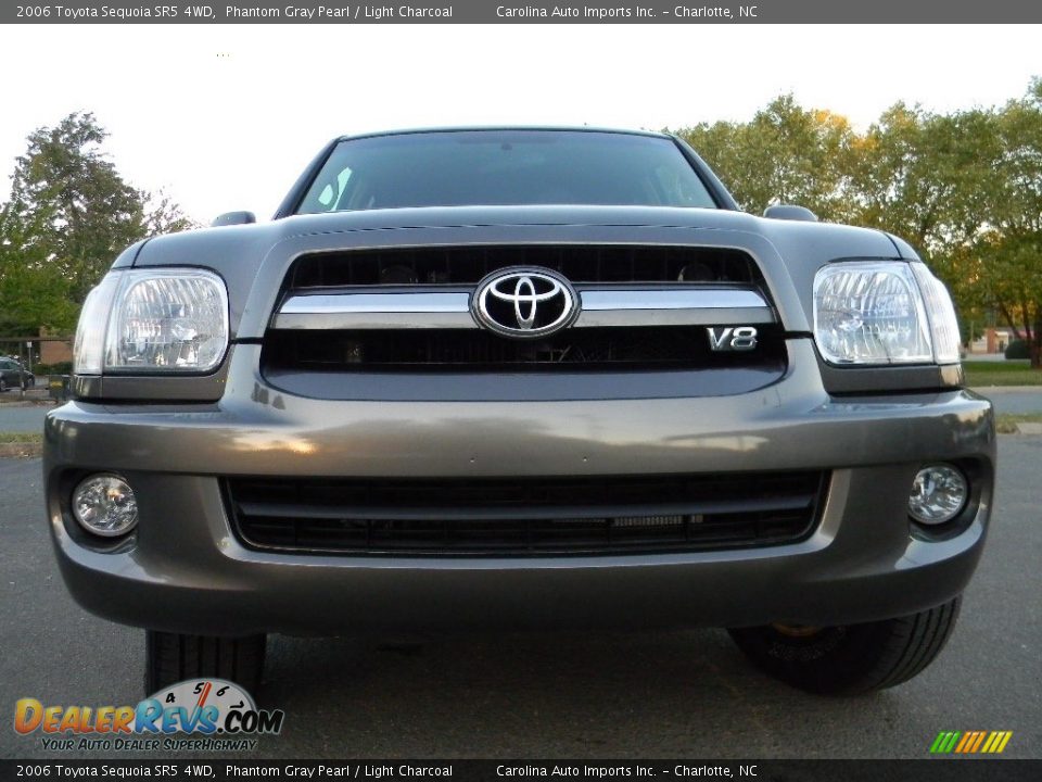2006 Toyota Sequoia SR5 4WD Phantom Gray Pearl / Light Charcoal Photo #4