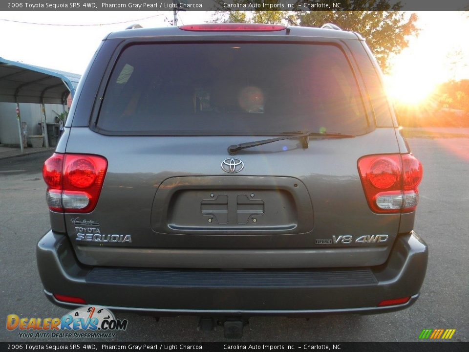 2006 Toyota Sequoia SR5 4WD Phantom Gray Pearl / Light Charcoal Photo #9