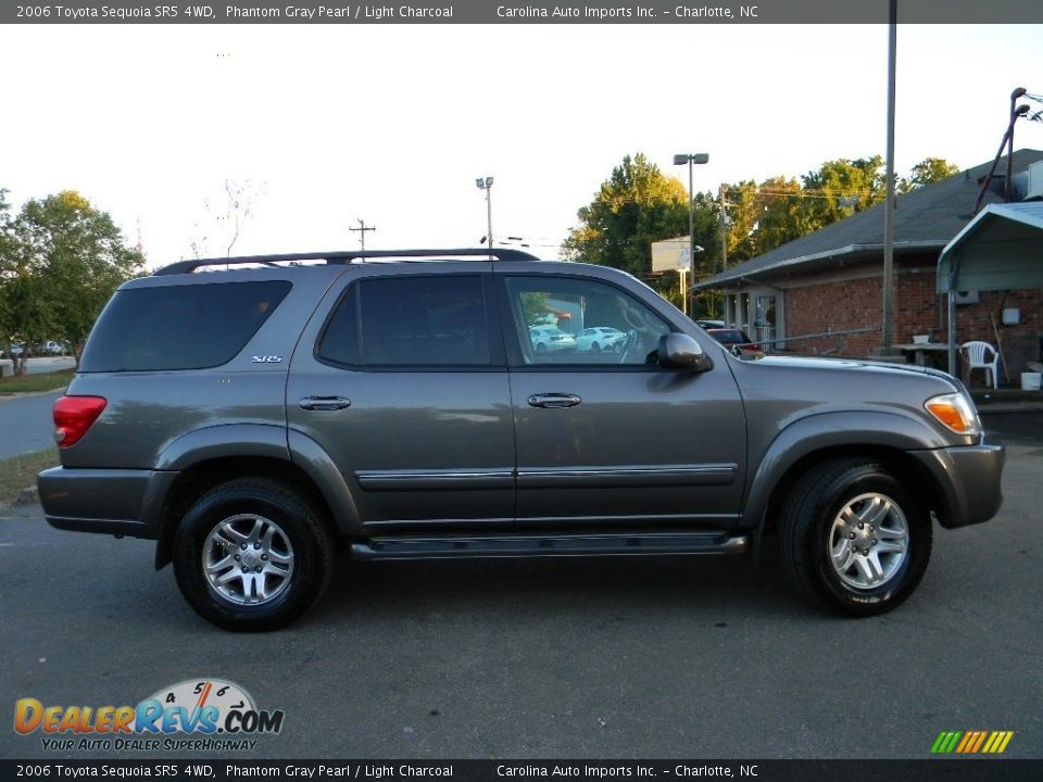 2006 Toyota Sequoia SR5 4WD Phantom Gray Pearl / Light Charcoal Photo #11