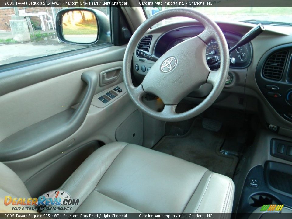 2006 Toyota Sequoia SR5 4WD Phantom Gray Pearl / Light Charcoal Photo #12